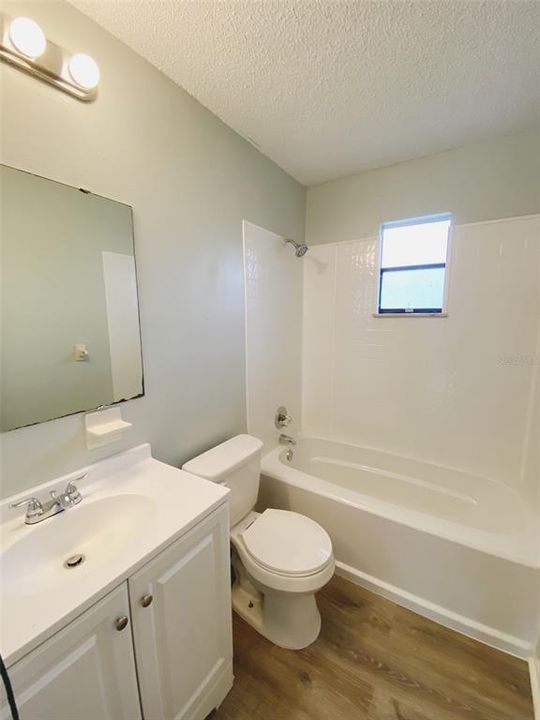Recently Rented: $1,050 (2 beds, 1 baths, 768 Square Feet)