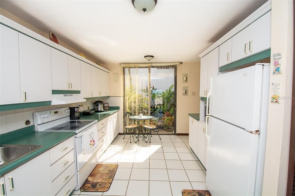 Recently Sold: $375,000 (4 beds, 2 baths, 2000 Square Feet)