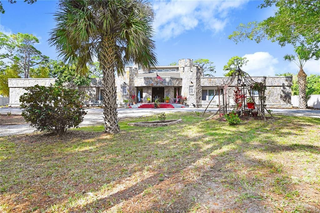 Recently Sold: $1,498,000 (3 beds, 2 baths, 4243 Square Feet)