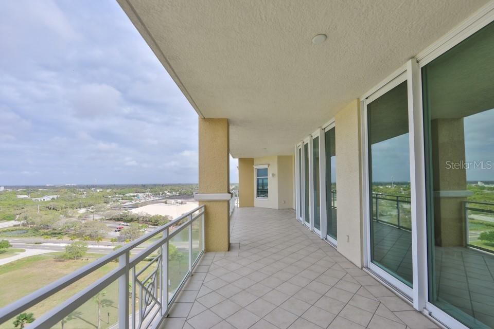 Recently Sold: $750,000 (3 beds, 3 baths, 2671 Square Feet)