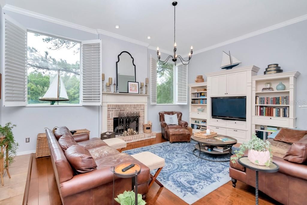 Recently Sold: $875,000 (5 beds, 4 baths, 3701 Square Feet)
