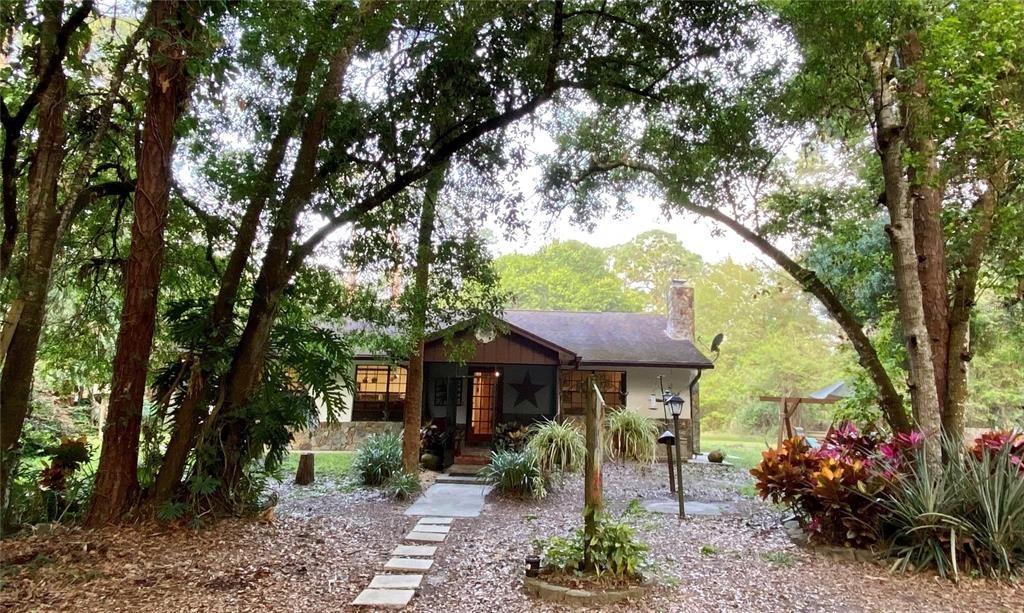 3BD/2BA on 4.73+/-ACRES in Country Hills