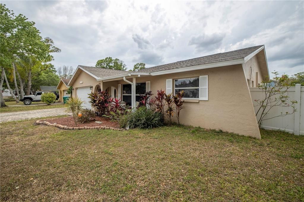 Recently Sold: $400,000 (3 beds, 2 baths, 1360 Square Feet)