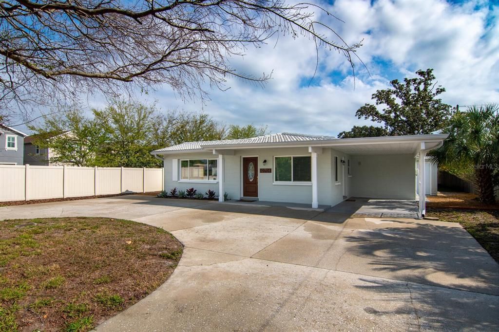 Recently Sold: $330,000 (2 beds, 1 baths, 1118 Square Feet)