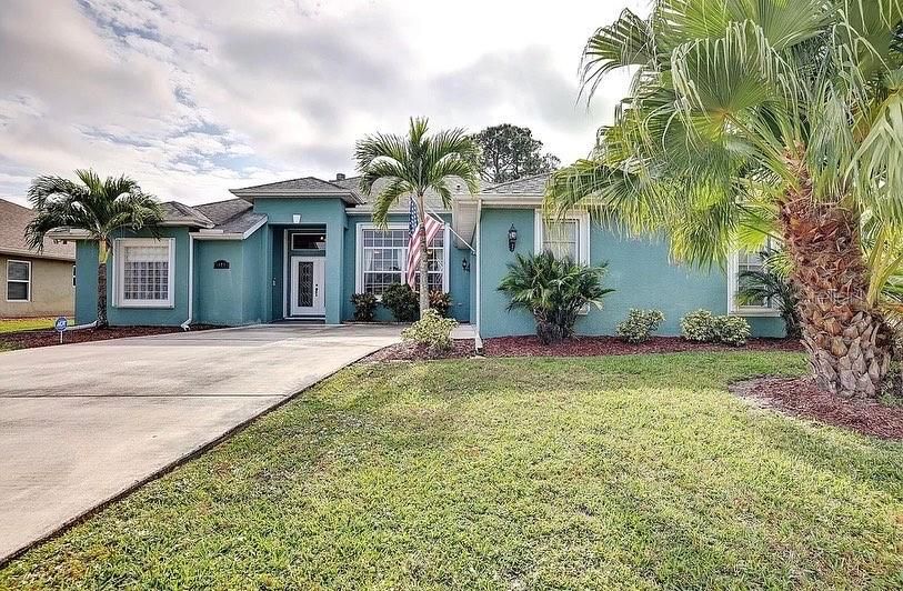 Recently Sold: $510,000 (3 beds, 2 baths, 2310 Square Feet)