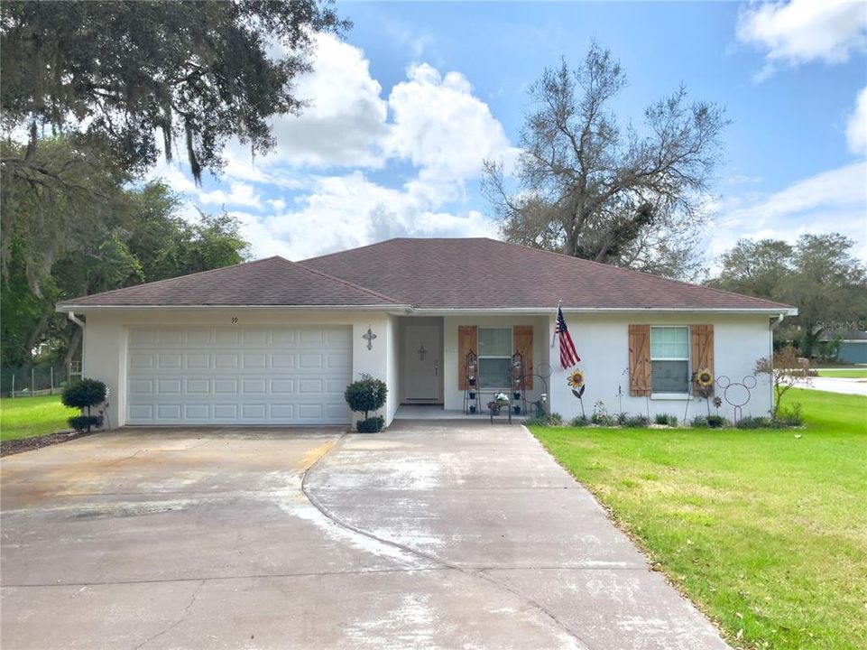 Recently Sold: $300,000 (3 beds, 2 baths, 1453 Square Feet)