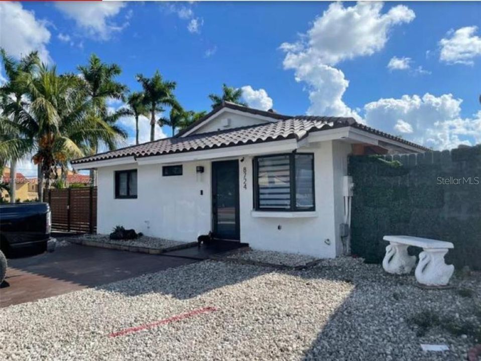 Recently Sold: $420,000 (3 beds, 2 baths, 1191 Square Feet)