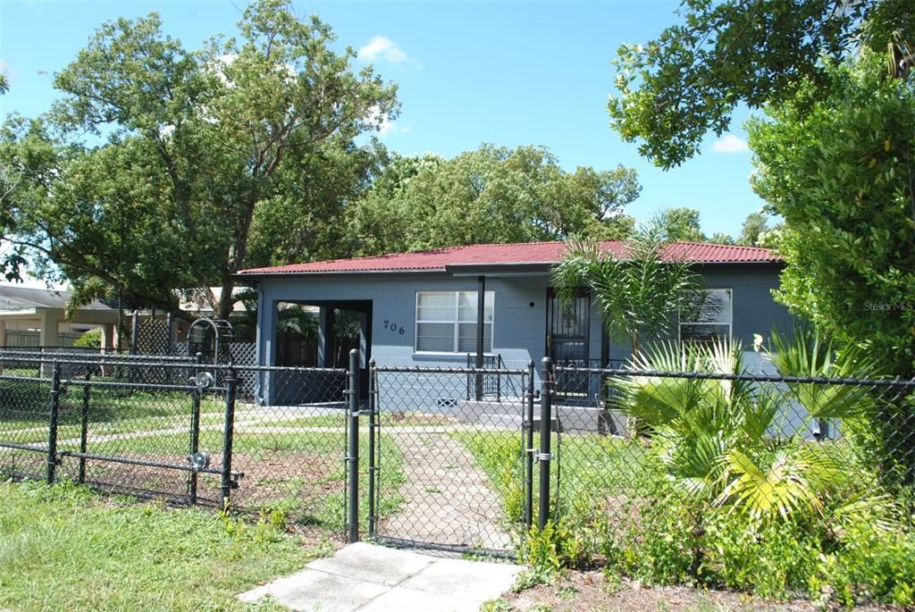 Recently Sold: $230,000 (2 beds, 1 baths, 804 Square Feet)