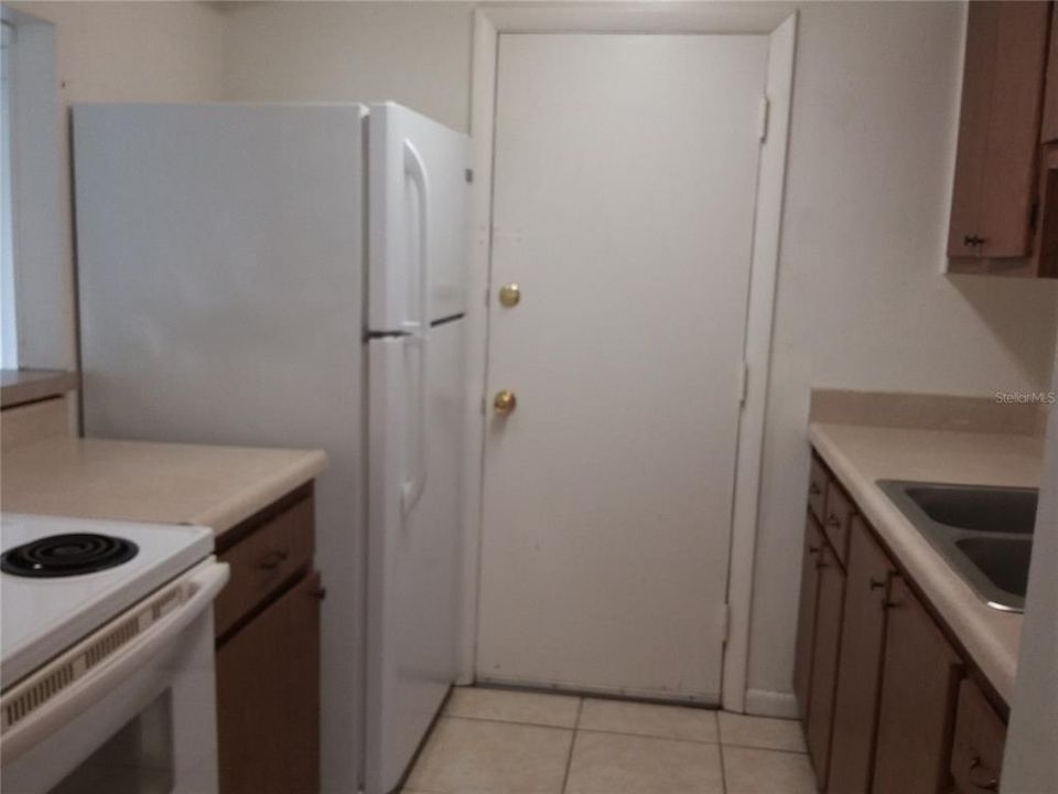 Recently Rented: $975 (2 beds, 1 baths, 48298 Square Feet)