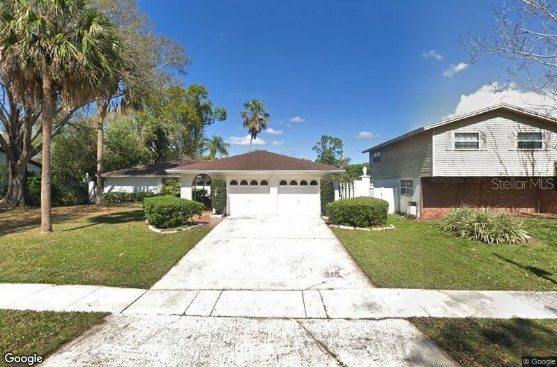 Recently Sold: $360,000 (4 beds, 2 baths, 2049 Square Feet)