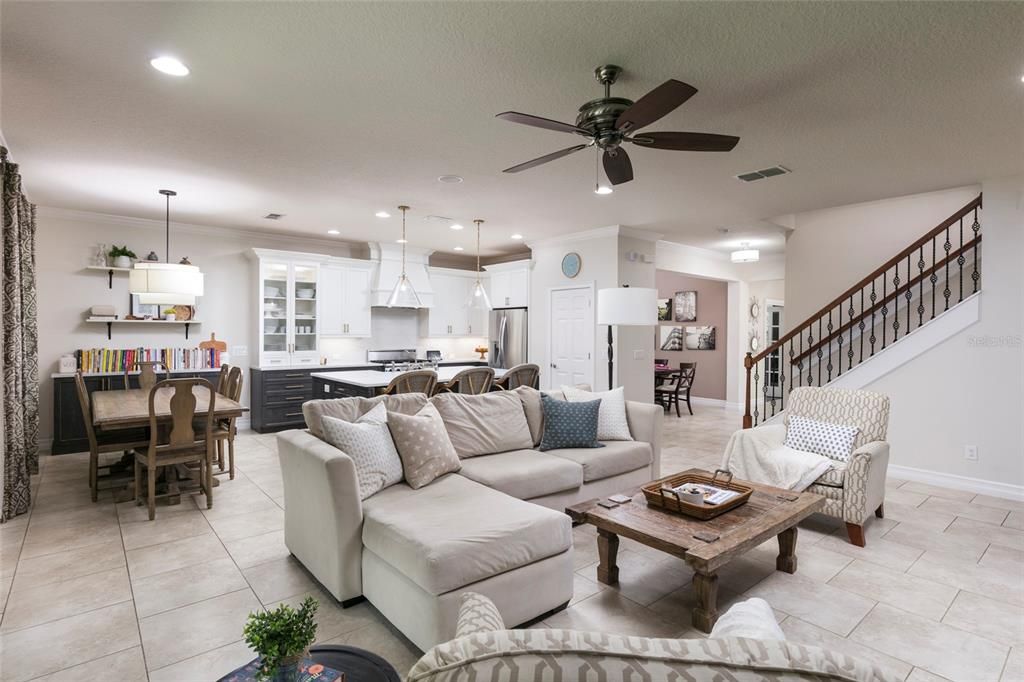 Recently Sold: $935,000 (5 beds, 3 baths, 3279 Square Feet)