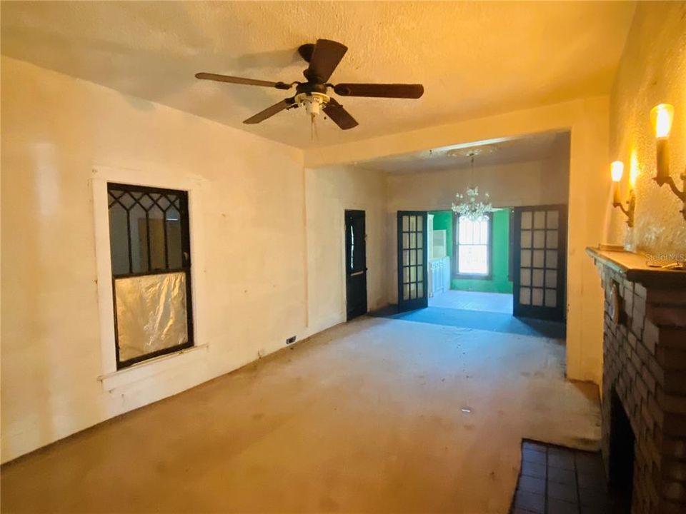 Recently Sold: $55,000 (2 beds, 1 baths, 2207 Square Feet)