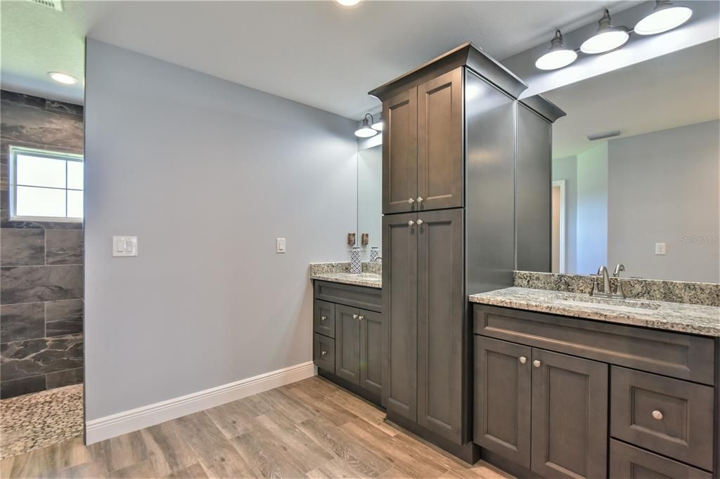 double sinks in master bath