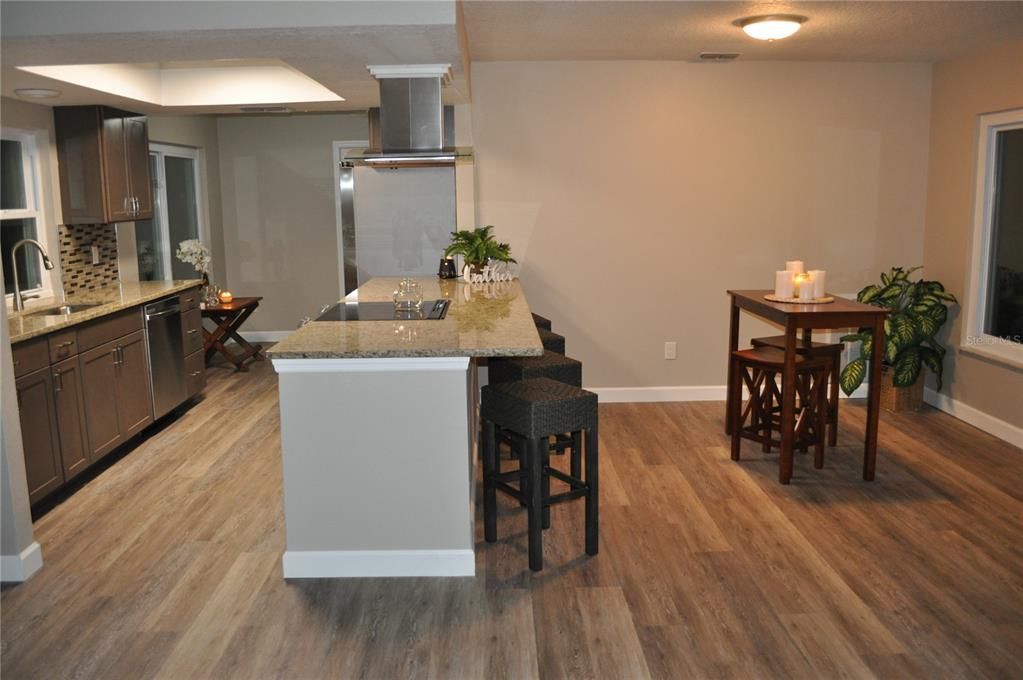 Recently Sold: $450,000 (2 beds, 2 baths, 1528 Square Feet)