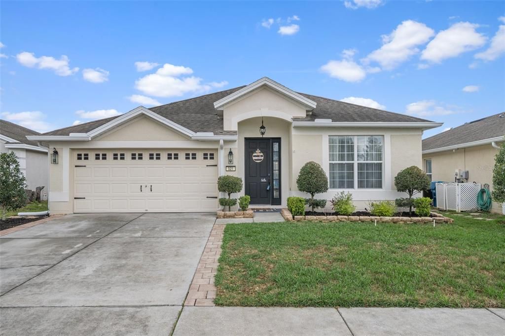 Recently Sold: $359,700 (4 beds, 2 baths, 2209 Square Feet)
