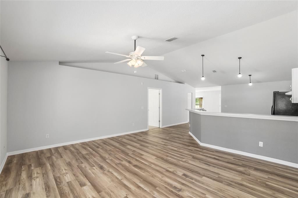 Recently Sold: $247,000 (3 beds, 2 baths, 1801 Square Feet)