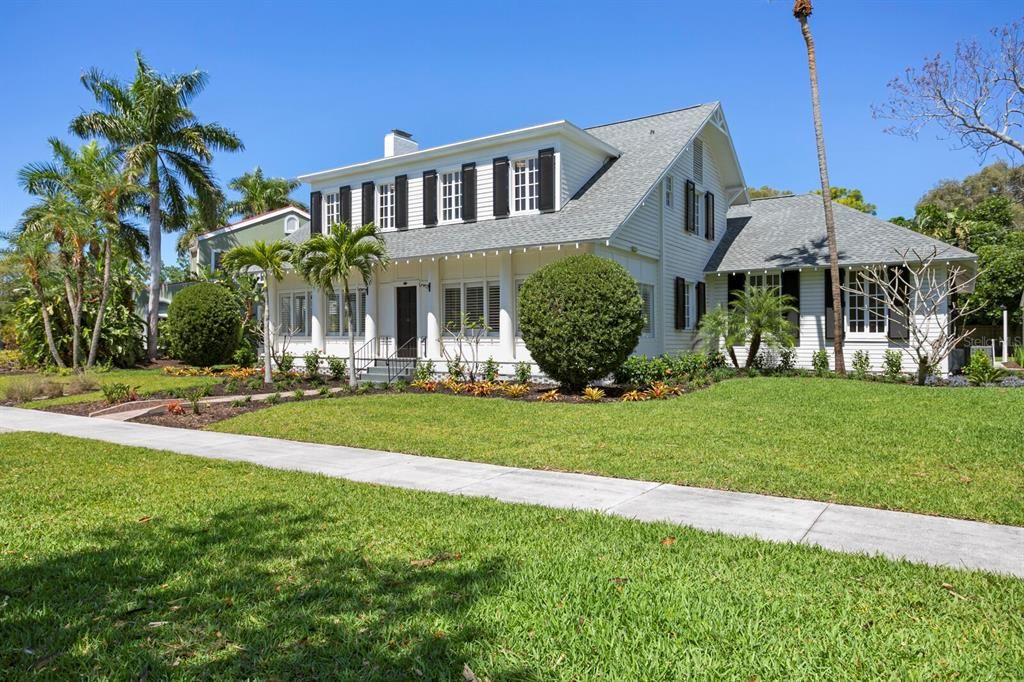 Recently Sold: $1,499,000 (5 beds, 4 baths, 4699 Square Feet)