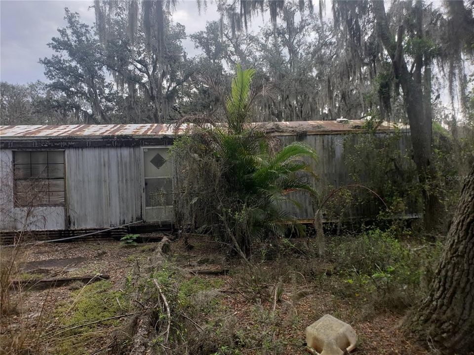 FRONT VIEW -LOOKING FOR A JOB?  GET TO WORK HERE!