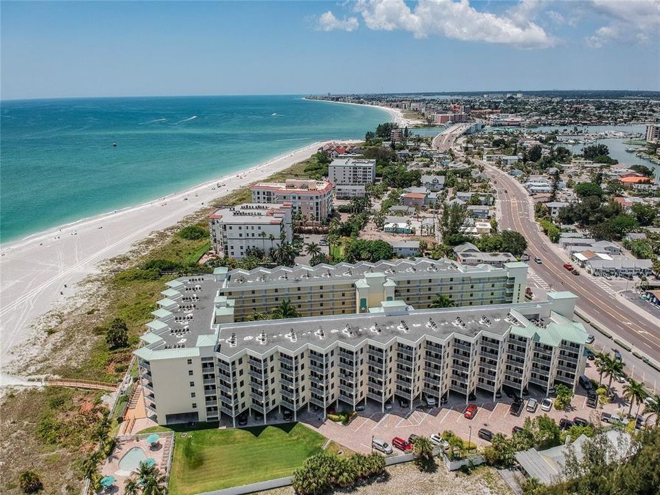 Vendido Recientemente: $675,000 (2 camas, 2 baños, 870 Pies cuadrados)