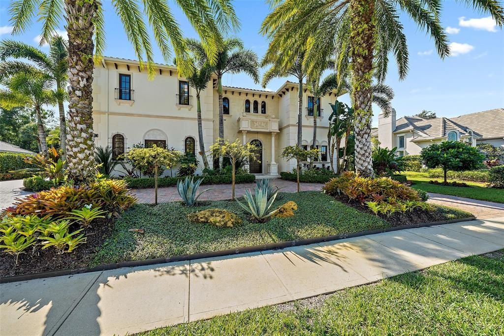 Recently Sold: $2,450,000 (4 beds, 5 baths, 6504 Square Feet)