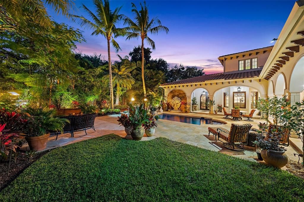 Recently Sold: $2,450,000 (4 beds, 5 baths, 6504 Square Feet)