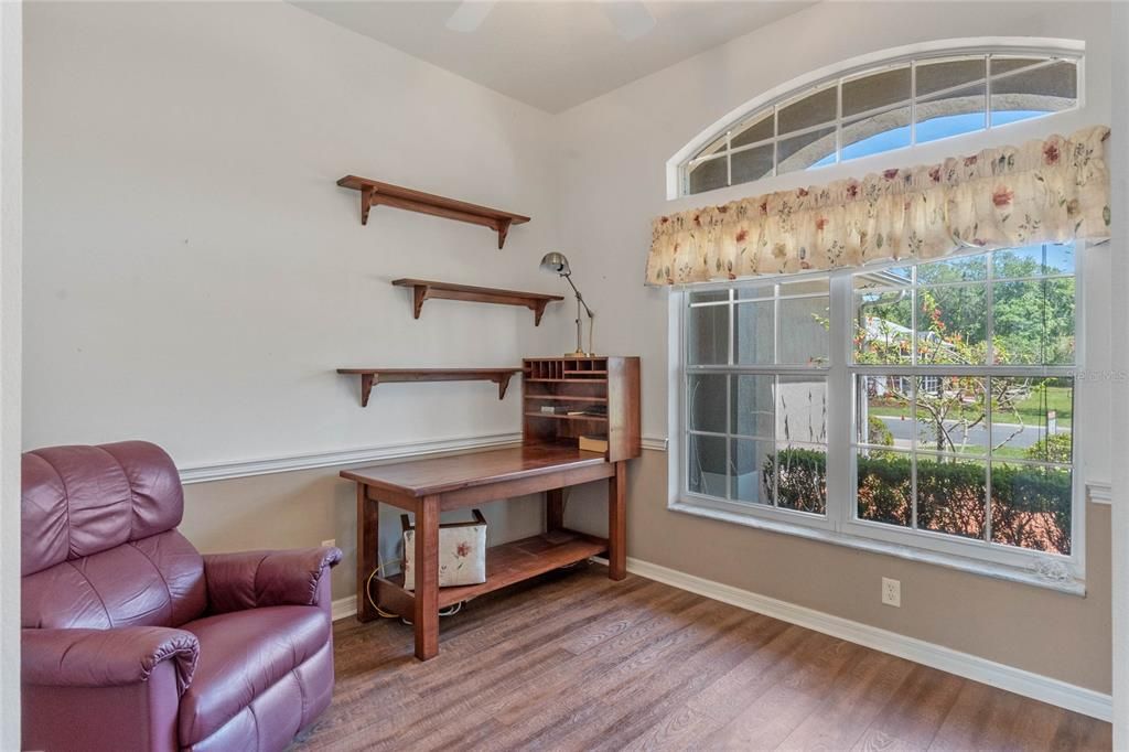 Recently Sold: $390,000 (3 beds, 2 baths, 1821 Square Feet)