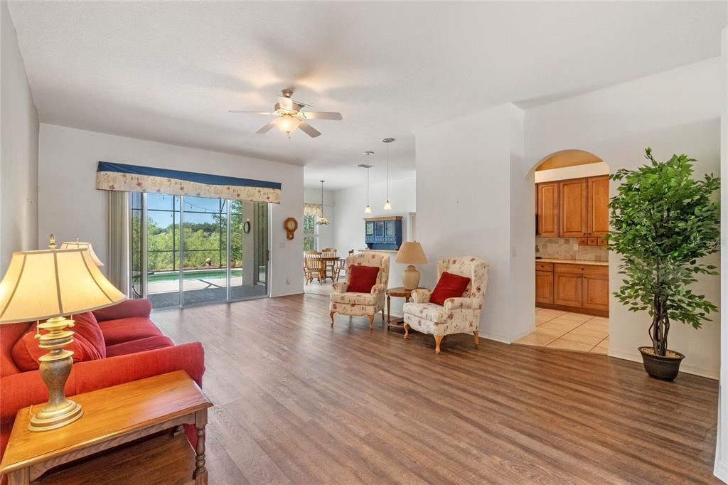 Recently Sold: $390,000 (3 beds, 2 baths, 1821 Square Feet)