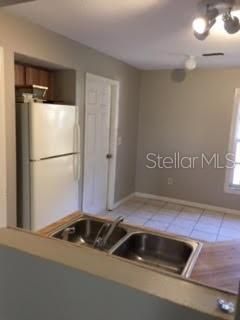 Recently Rented: $1,995 (3 beds, 2 baths, 1276 Square Feet)