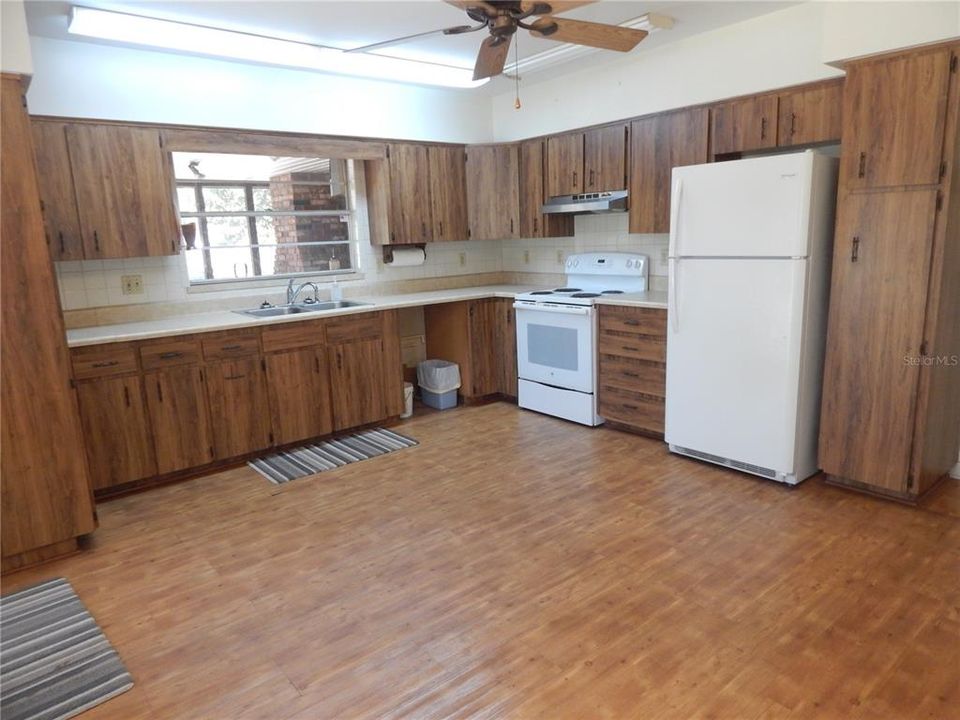 Recently Sold: $219,000 (3 beds, 2 baths, 1260 Square Feet)