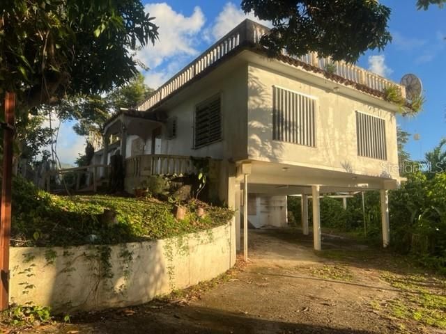 Vendido Recientemente: $100,000 (6 camas, 2 baños, 2400 Pies cuadrados)