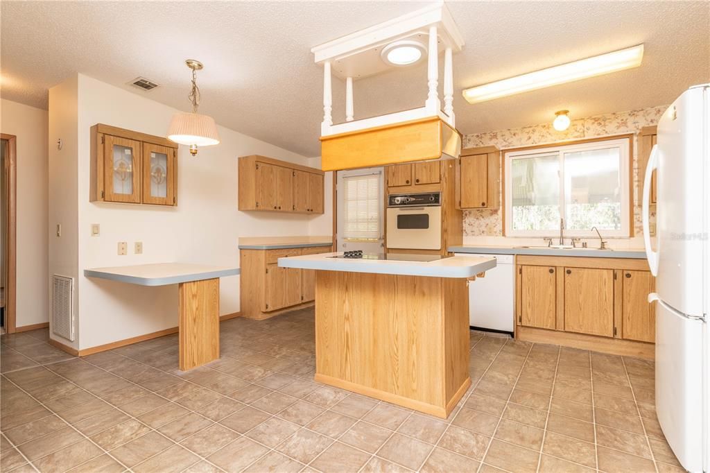 Recently Sold: $299,900 (2 beds, 2 baths, 1552 Square Feet)