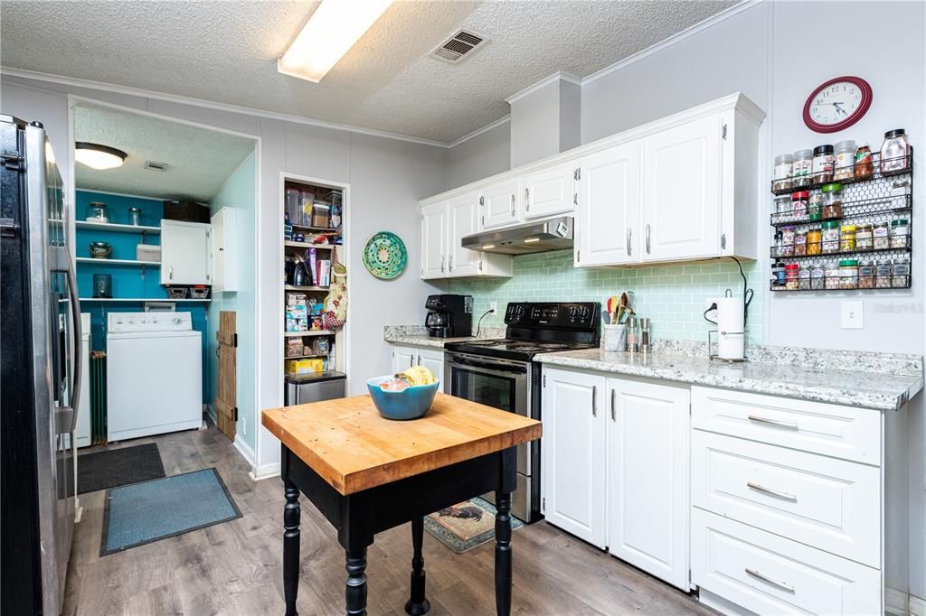 Recently Sold: $225,000 (3 beds, 2 baths, 1404 Square Feet)