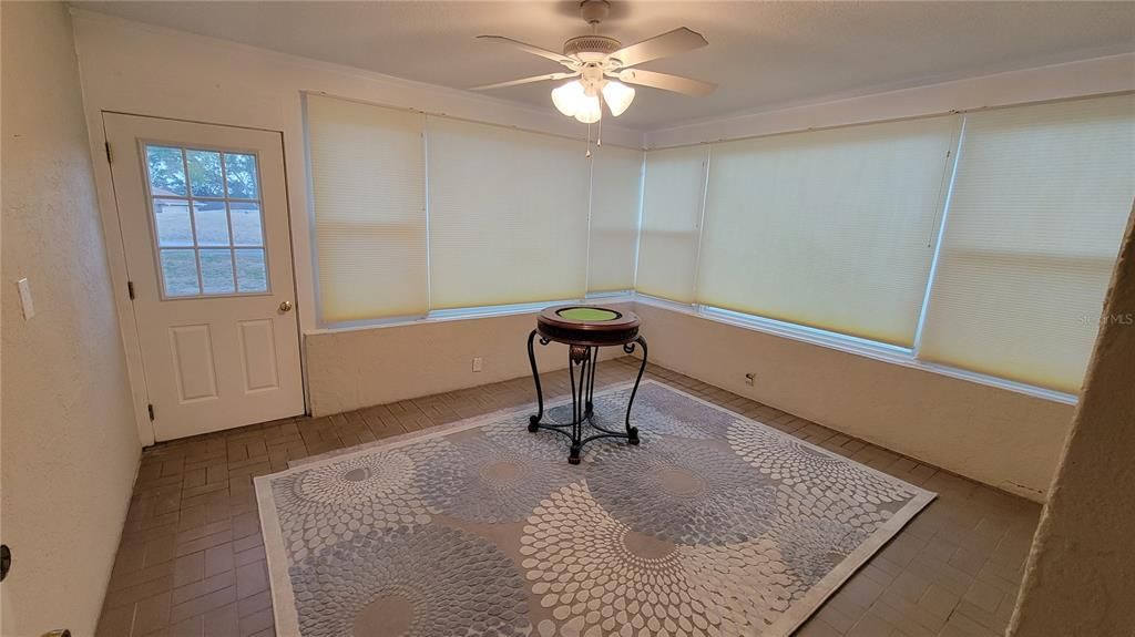 Recently Rented: $1,900 (2 beds, 2 baths, 1325 Square Feet)