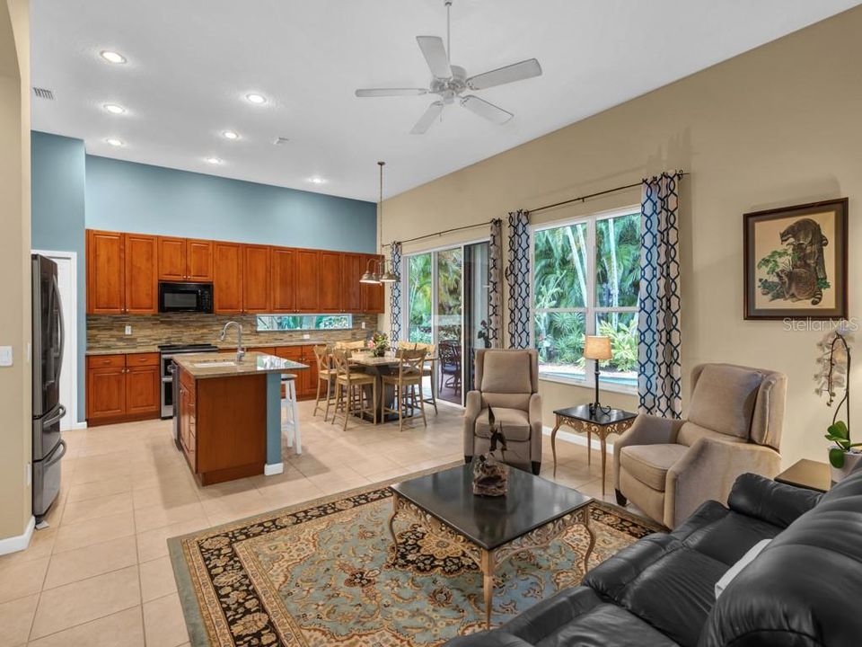Recently Sold: $795,000 (3 beds, 3 baths, 2603 Square Feet)