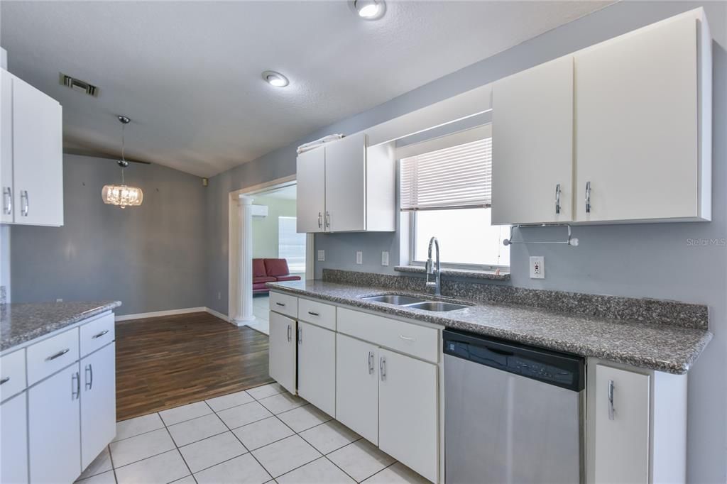 Recently Sold: $265,000 (3 beds, 2 baths, 1867 Square Feet)