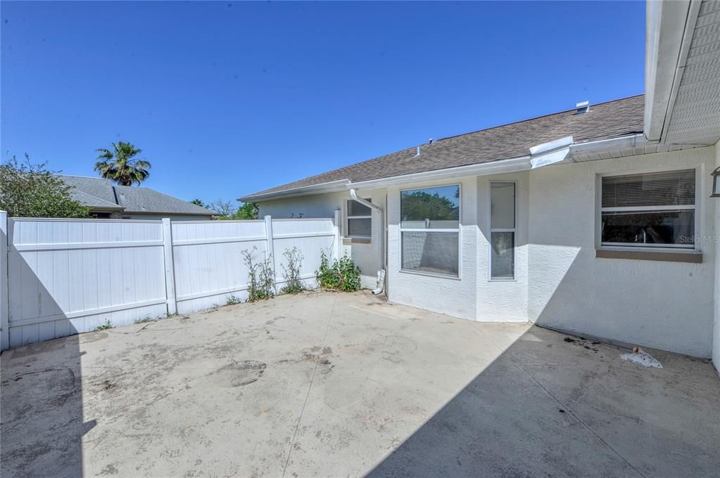 Recently Sold: $265,000 (3 beds, 2 baths, 1867 Square Feet)