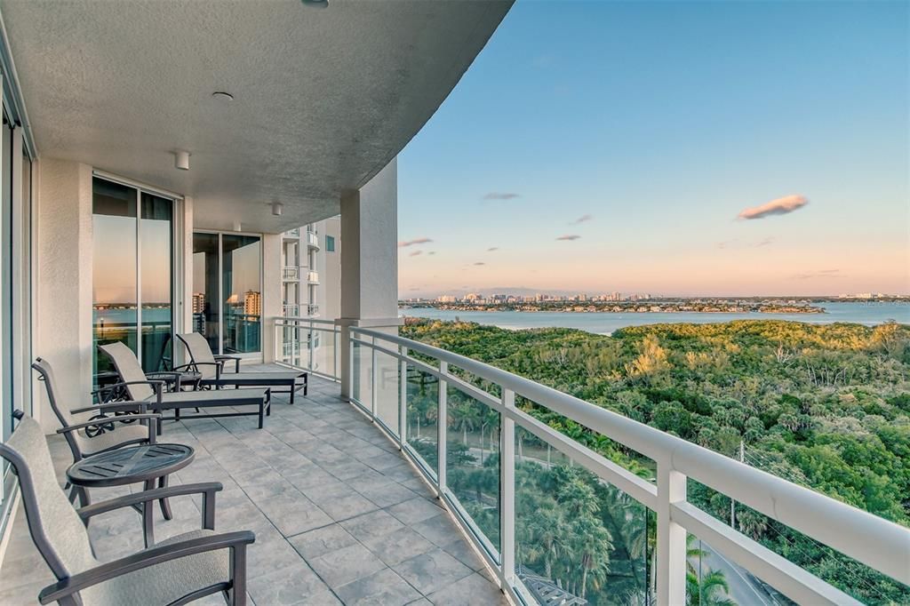 Recently Sold: $5,399,000 (3 beds, 3 baths, 4194 Square Feet)
