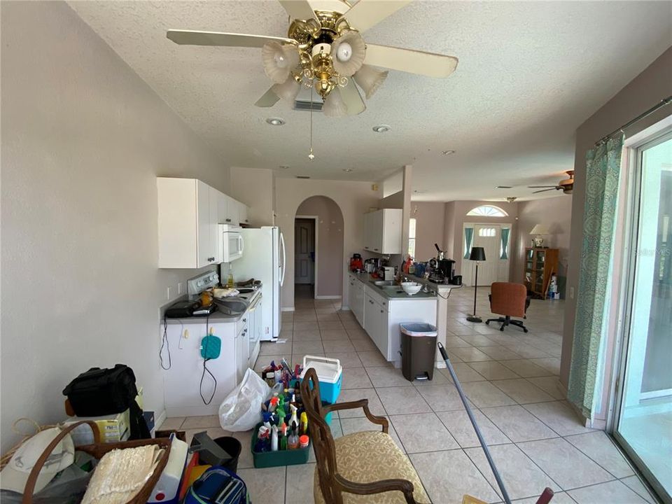 Recently Sold: $365,000 (3 beds, 2 baths, 1551 Square Feet)