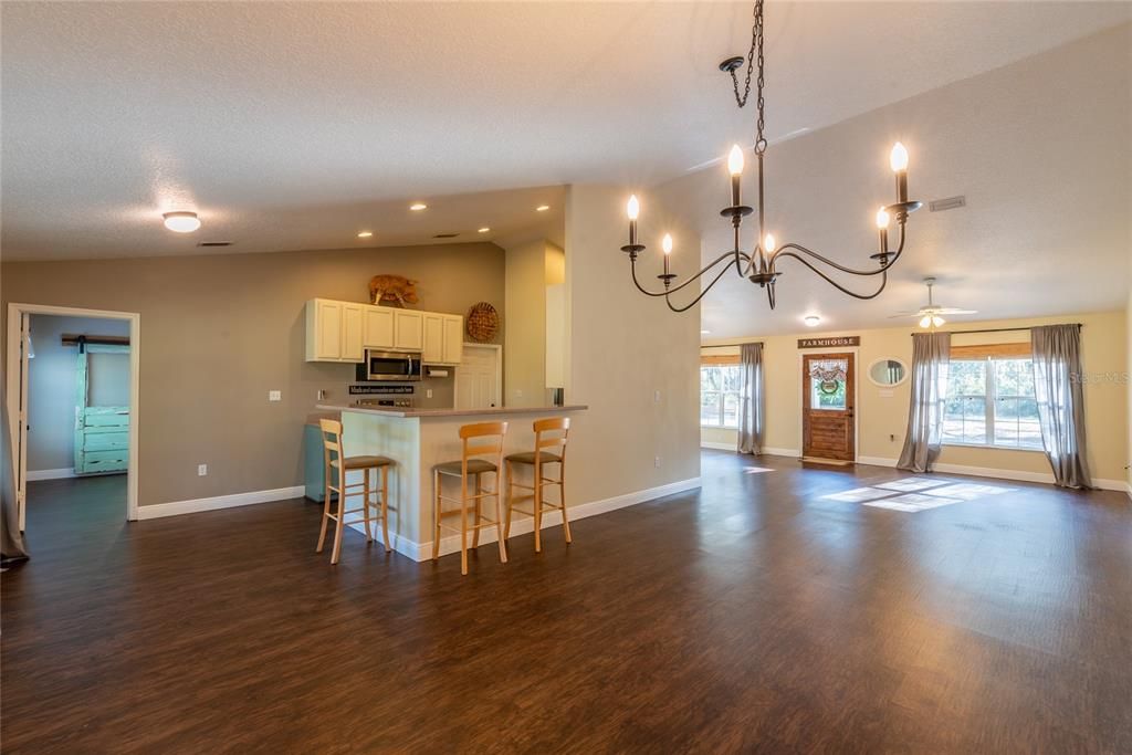 Recently Sold: $659,900 (3 beds, 2 baths, 1676 Square Feet)