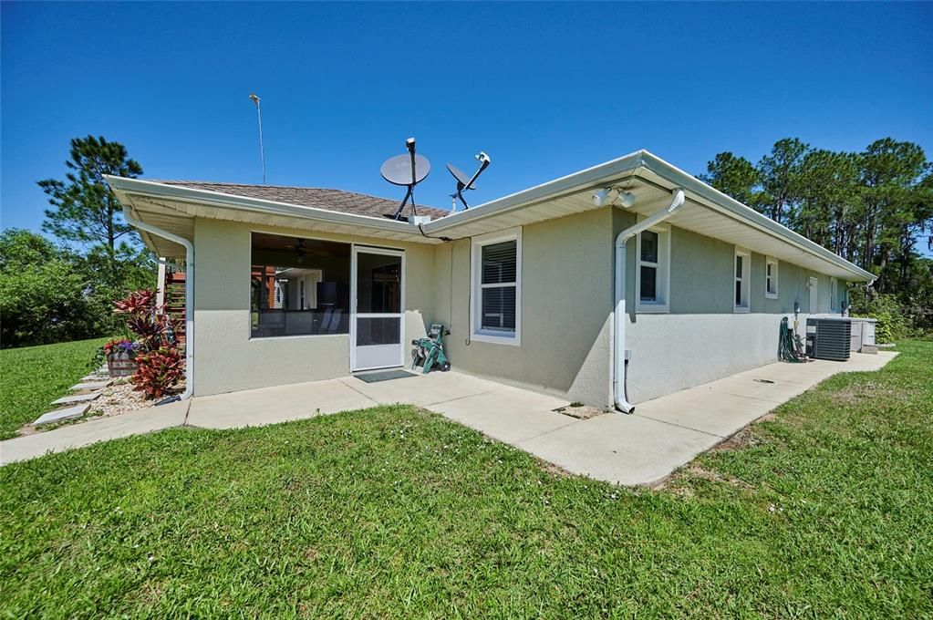 Recently Sold: $375,000 (3 beds, 2 baths, 1360 Square Feet)