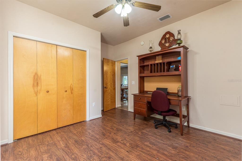 Recently Sold: $350,000 (3 beds, 2 baths, 1536 Square Feet)