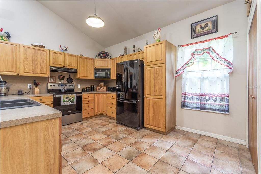 Recently Sold: $350,000 (3 beds, 2 baths, 1536 Square Feet)
