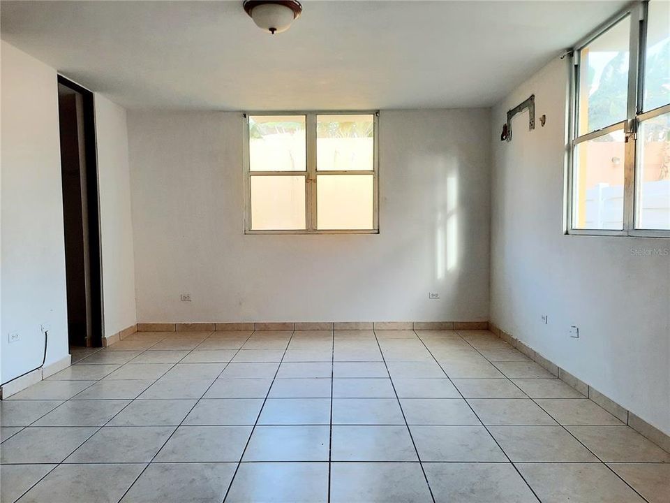 Vendido Recientemente: $270,000 (3 camas, 2 baños, 0 Pies cuadrados)