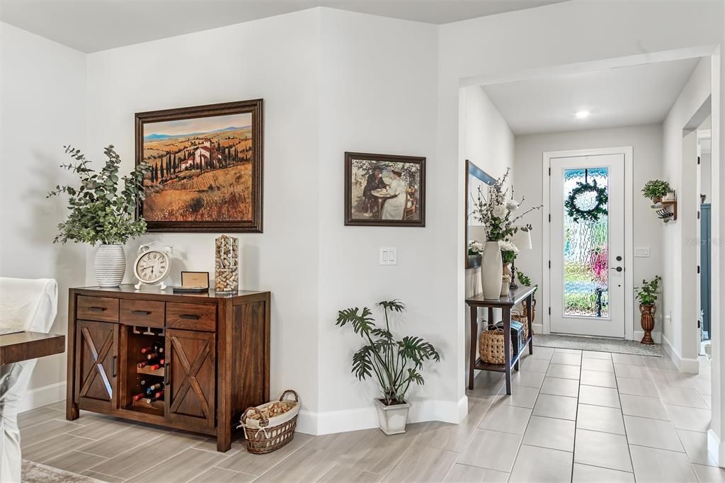 Recently Sold: $715,000 (3 beds, 3 baths, 2704 Square Feet)