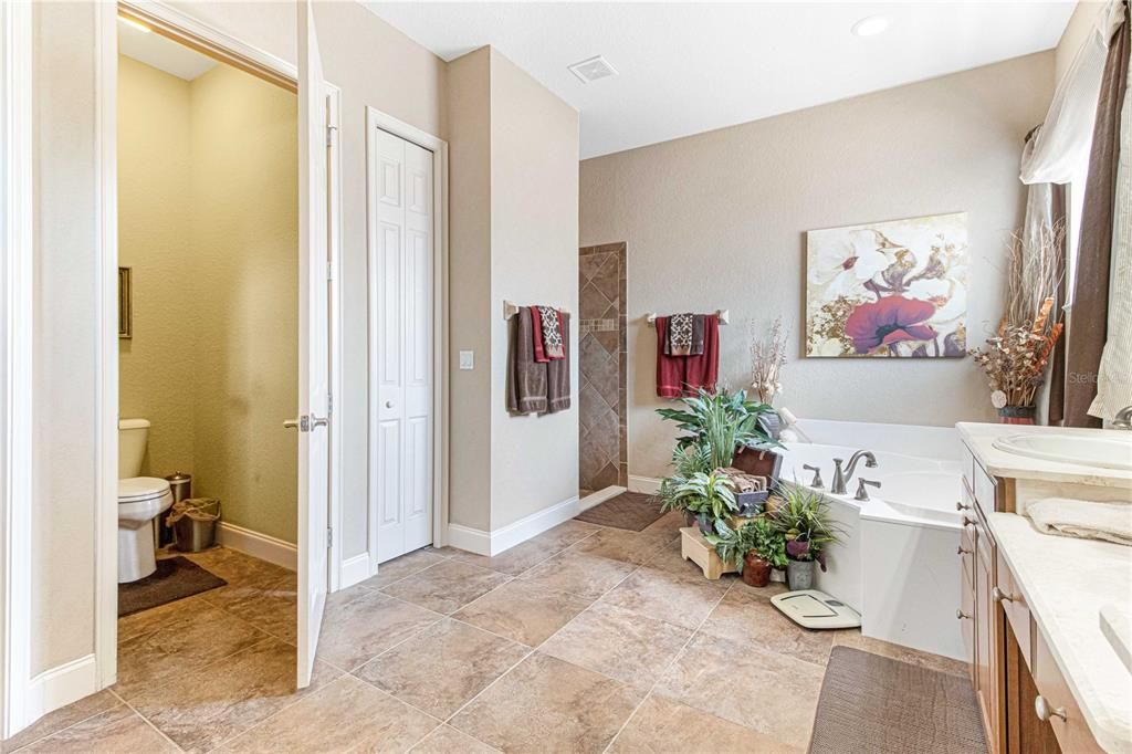 Recently Sold: $544,000 (4 beds, 2 baths, 2707 Square Feet)