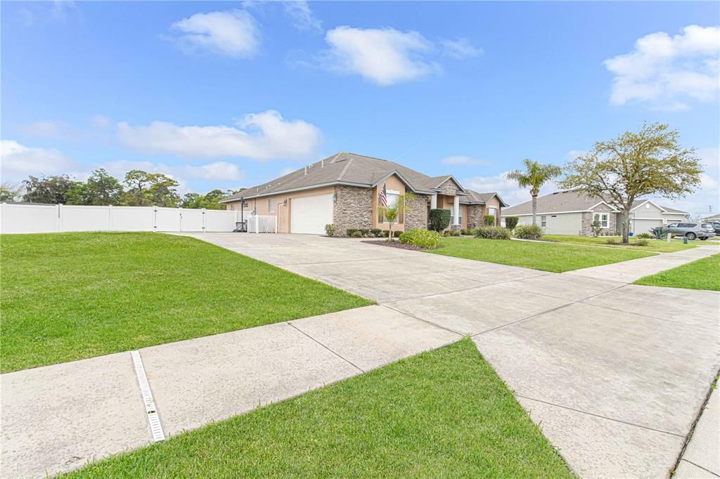 Recently Sold: $544,000 (4 beds, 2 baths, 2707 Square Feet)