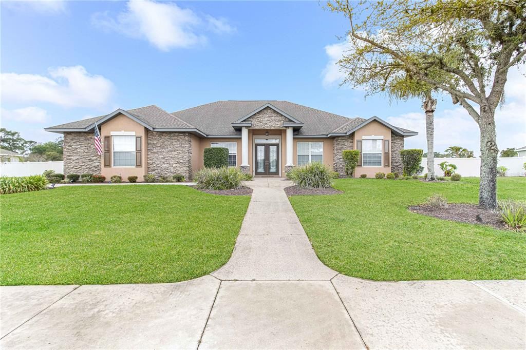 Recently Sold: $544,000 (4 beds, 2 baths, 2707 Square Feet)