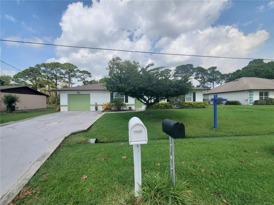 Recently Sold: $390,000 (3 beds, 2 baths, 1990 Square Feet)