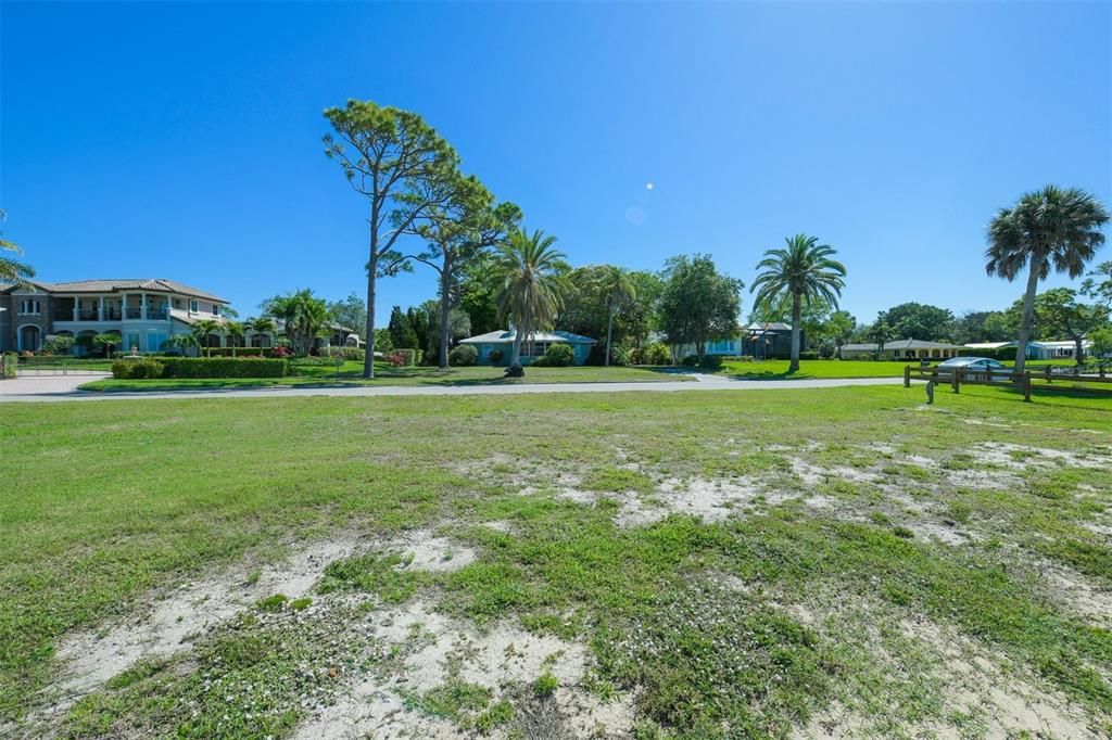 Recently Sold: $1,300,000 (2 beds, 1 baths, 1224 Square Feet)