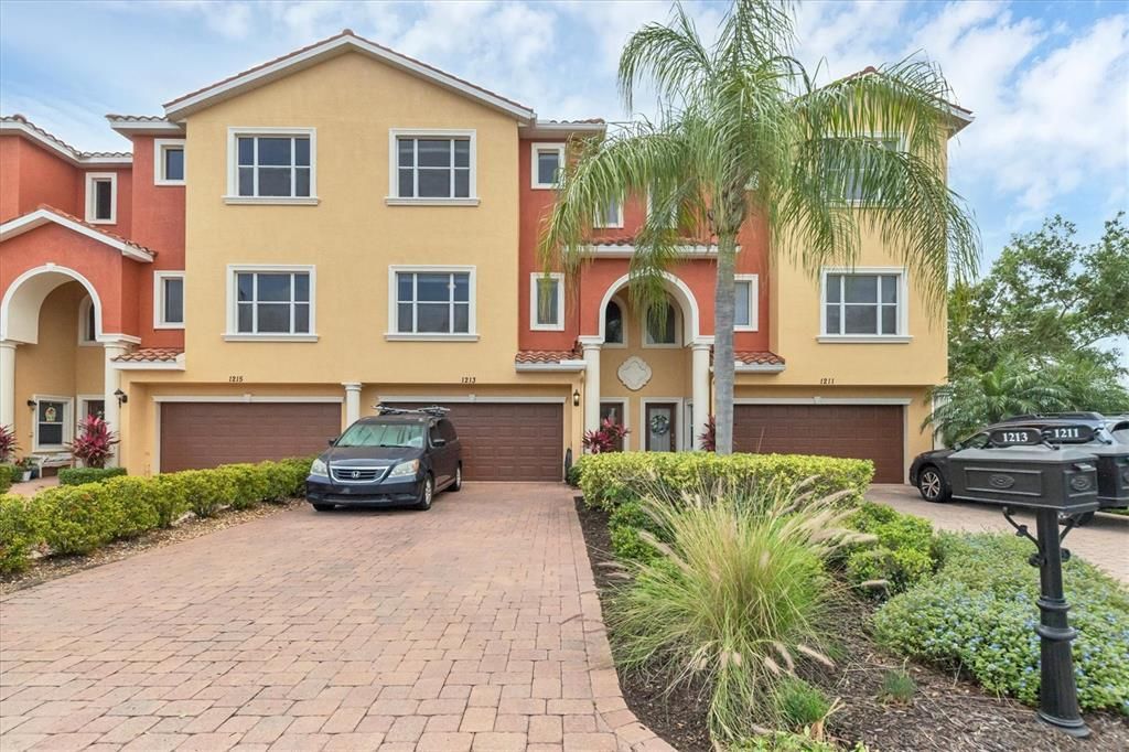 Recently Sold: $650,000 (4 beds, 4 baths, 2848 Square Feet)
